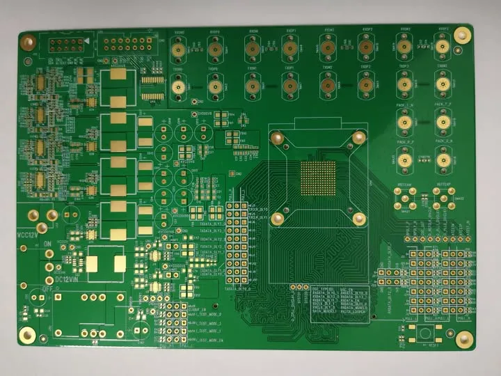 10 vrstev PCB s backdrillem a Via In Pad